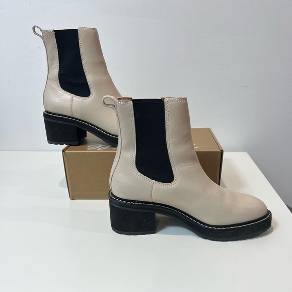 The Carina Platform Chelsea Boot in Harvest Moon - Picture 5 of 6